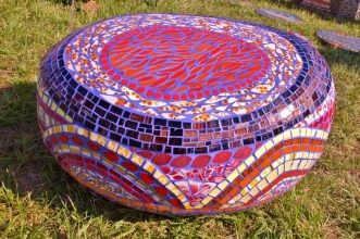 Bijou de Jardin, pouf galet en mosaïque