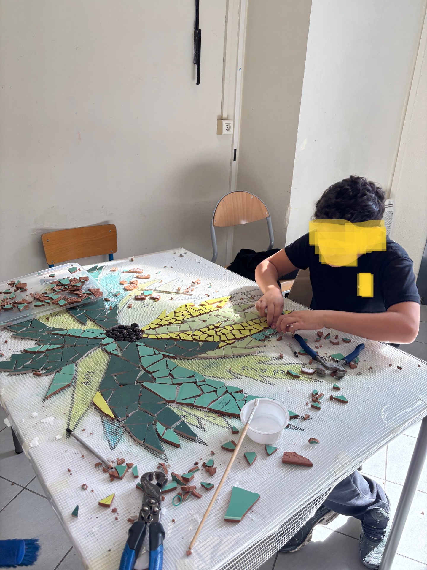 atelier participatif, création d'une fresque pour le jardin du Centre Social de Septèmes les Vallons (13)